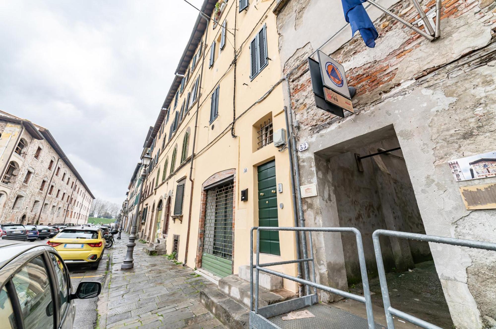 Modern Apartment In The Heart Of Lucca! المظهر الخارجي الصورة